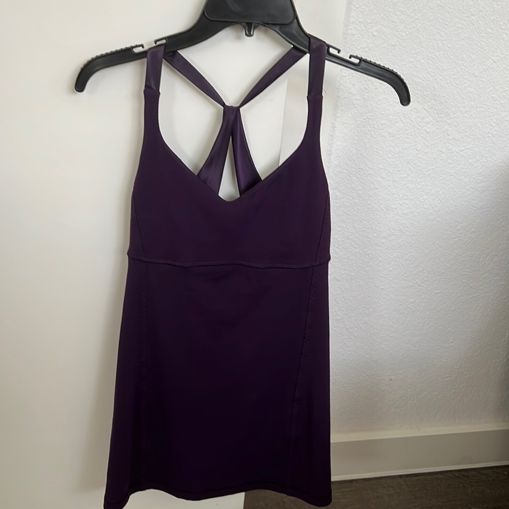 Lululemon tank